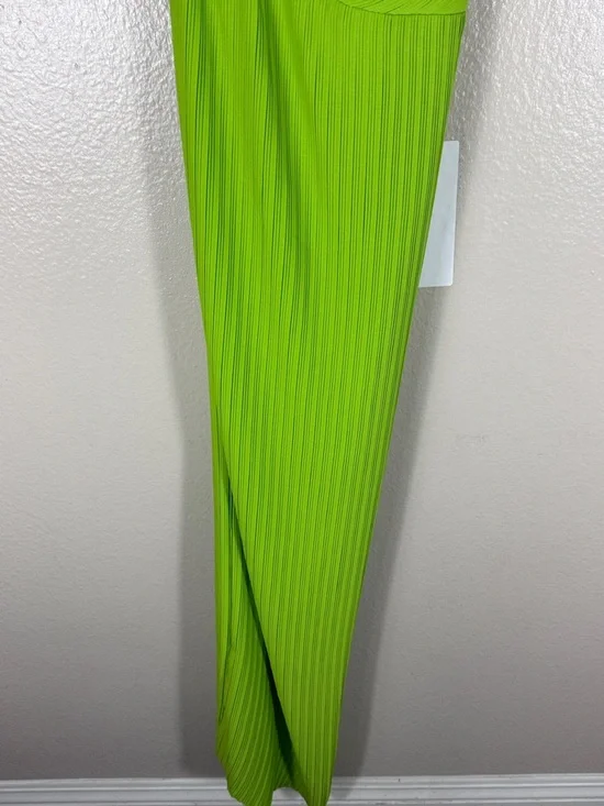 Solace London Adira Pleated Maxi Dress in Green - Picture 5 of 11